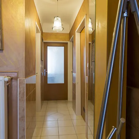 Nakalua * Luxembourg